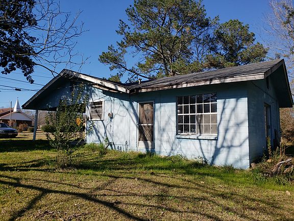 3rd image of 1619 Old Highway 35 N