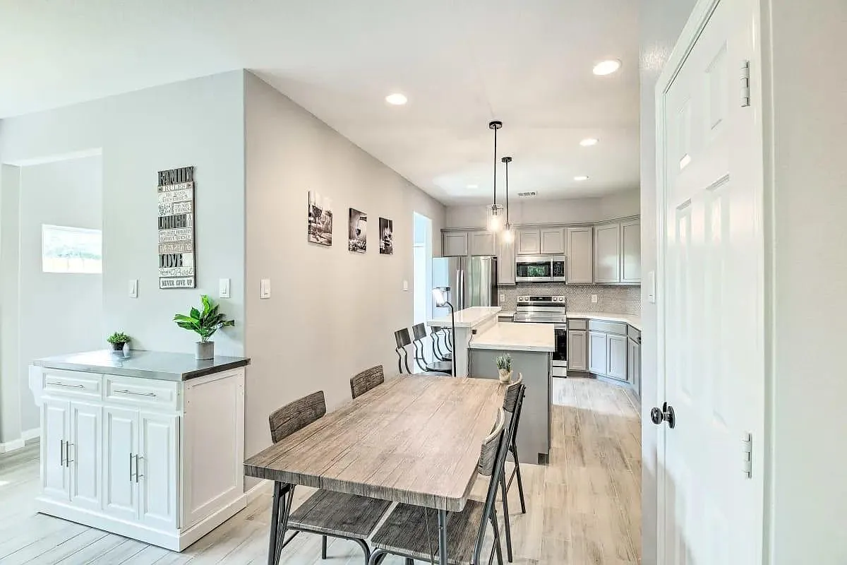 3 bed, 2.5 bath, 1889 sqft, $2,800 — Photo 4