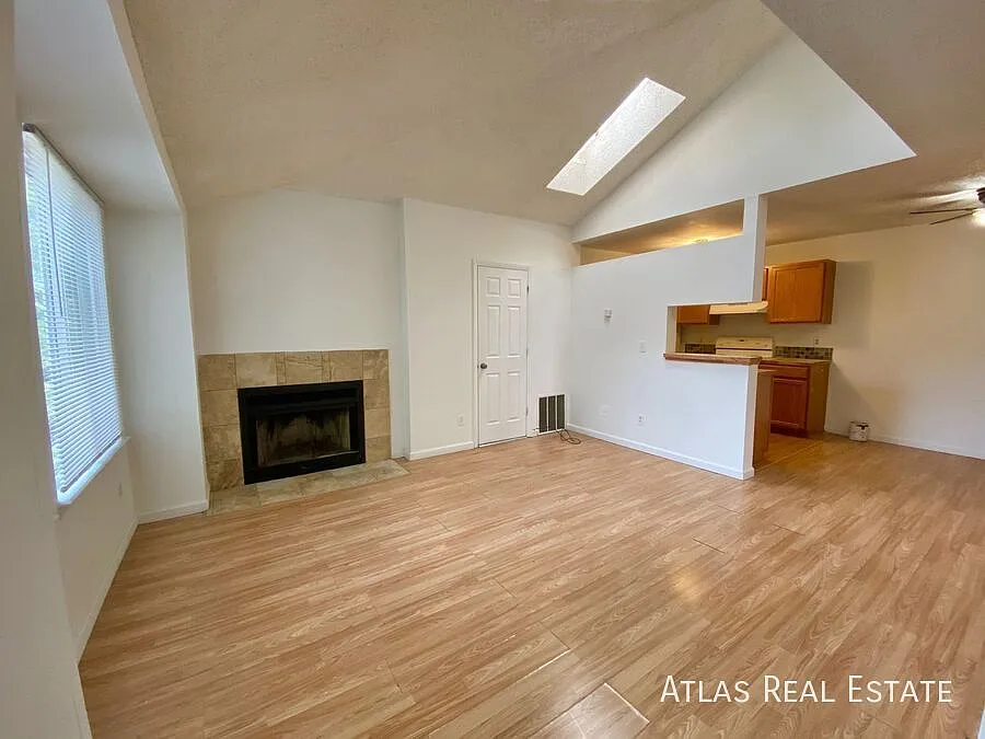 Building Photo - 842 S Uravan Ct #C