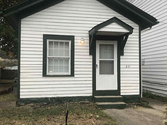 2nd image of 211 5th Ave