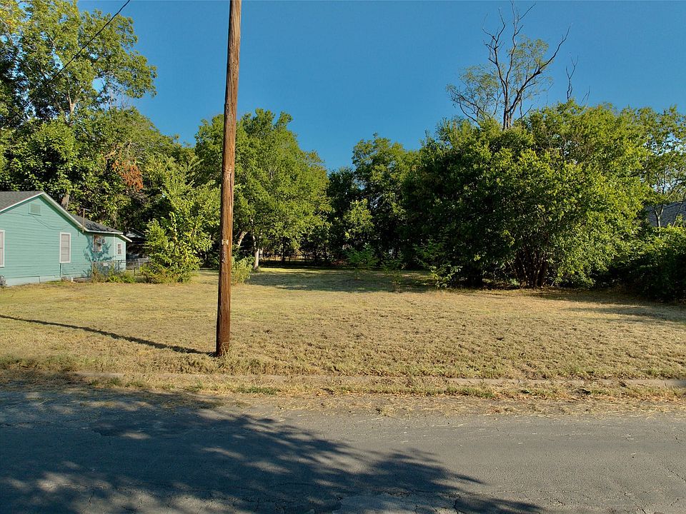 1st image of 1706 W 12th Ave