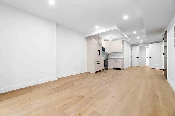 Rented by REAL New York | media 15