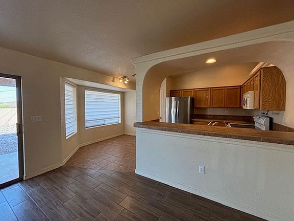 3rd image of 3237 Silver Saddle Dr