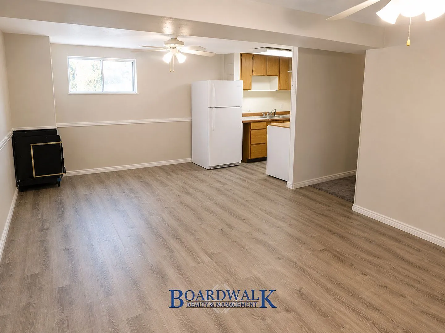 2 bed, 1.0 bath, 1058 sqft, $1,300 — Photo 2