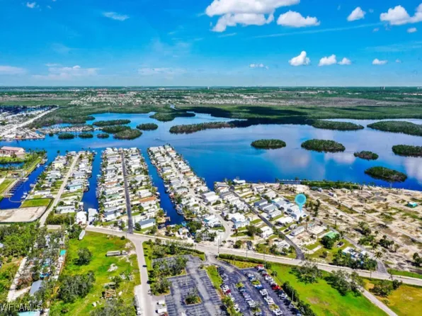 54 Oyster Bay Ln, Fort Myers Beach, FL 33931