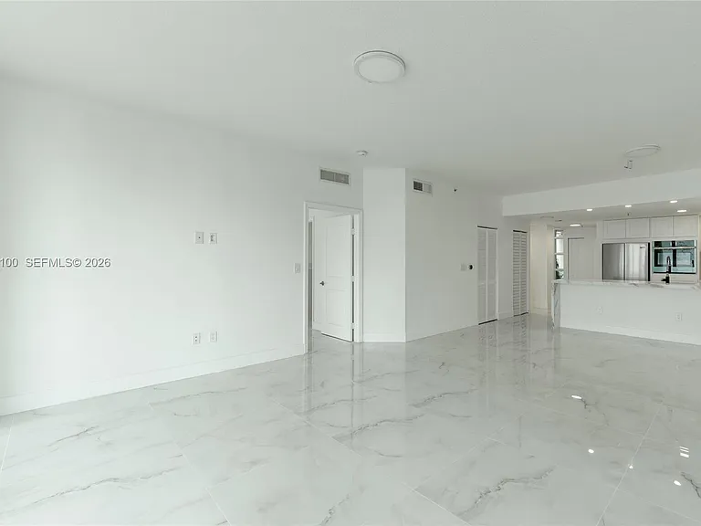 7914 Harbor Island Dr #106 — Photo 30