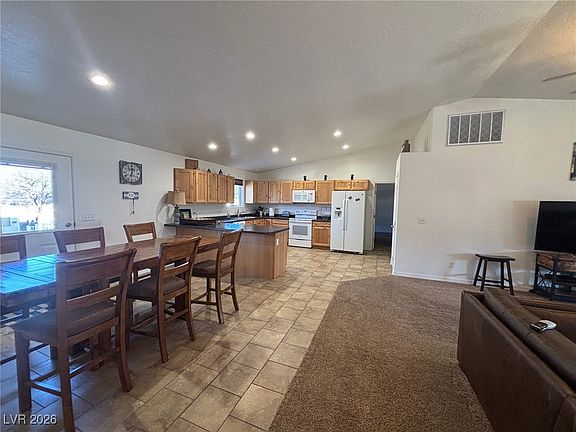 5th image of 835 Park Ave