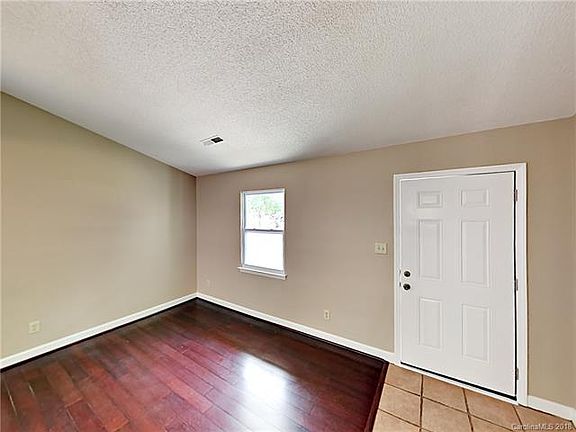 2nd image of 5320 Rolling Oak Ln