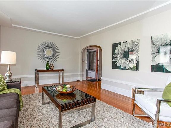 4th image of 367 Delano Ave
