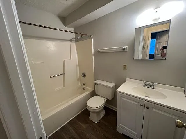 4005 McIntosh St #B — Photo 12
