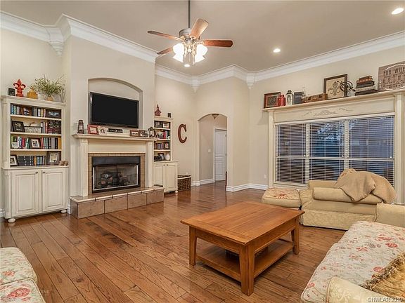 4th image of 318 Leigh Ln