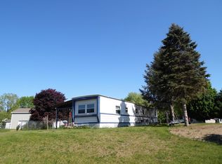 1351 Lakeview Dr, Gladwin, MI 48624