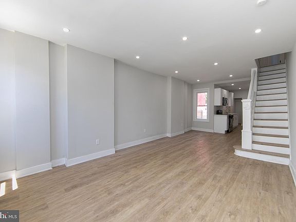 2nd image of 459 Mechanic St