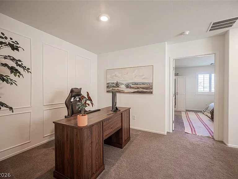 530 Gloster Ave — Photo 15