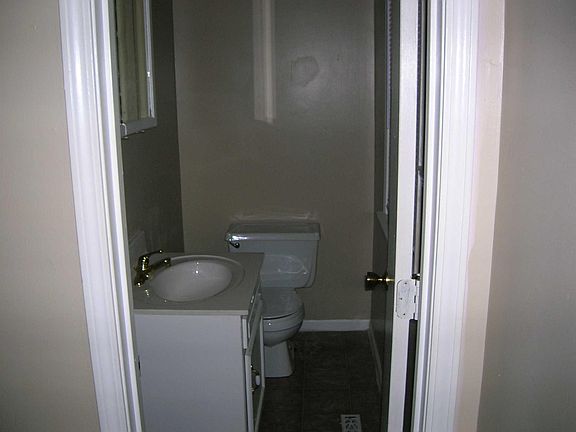 3rd image of 7016 Monroe Ave