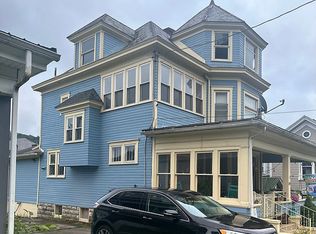 119 High St, Mannington, WV 26582