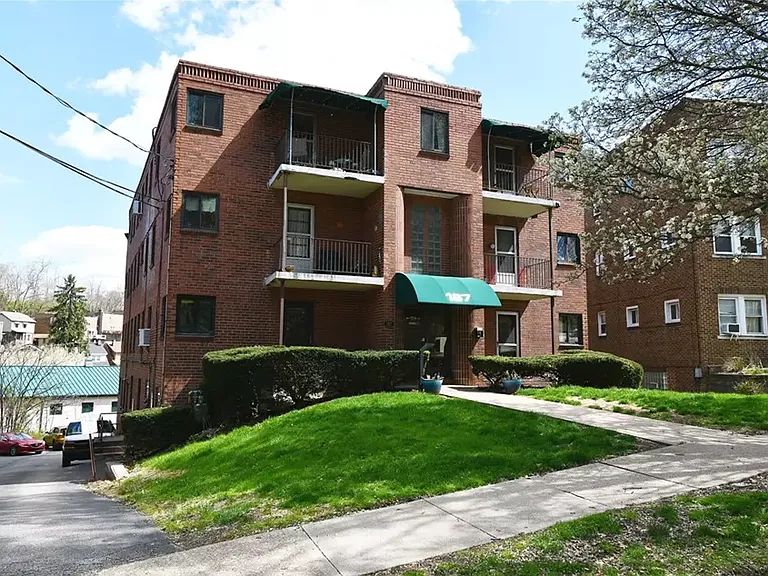 187 Morrison Dr #11 — Photo 1