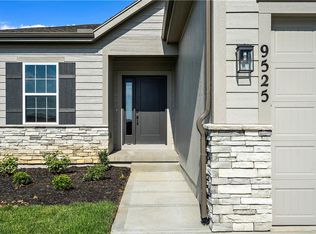 9525 Shady Bend Rd, Lenexa, KS 66227