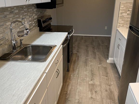 3rd image of 27507 Valley Run Dr #507