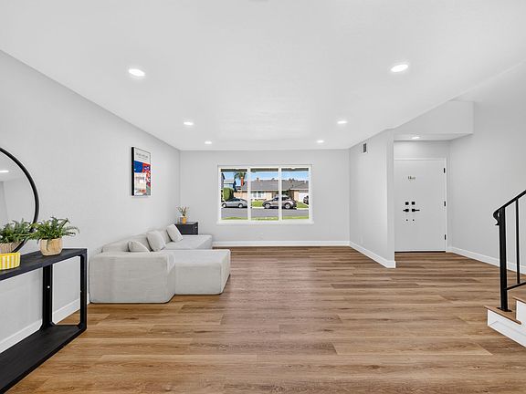 5th image of 13324 San Martin Pl
