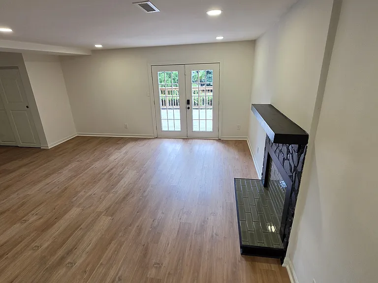 3100 Meadow Mere W — Photo 5