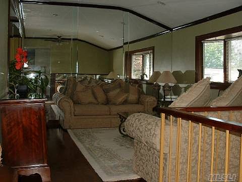 2nd image of 251 Erlanger Blvd