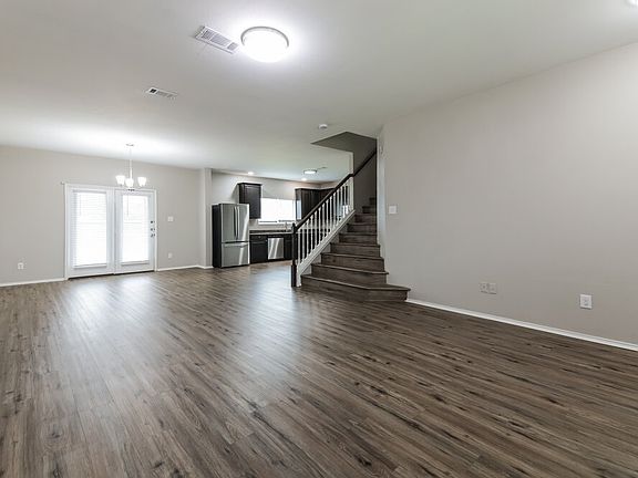 5th image of 11425 Maddie Ave