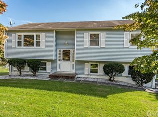 7 Knollwood Rd, Hackettstown, NJ 07840