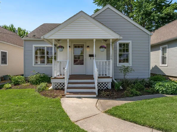 113 W Walnut St, Oak Harbor, OH 43449