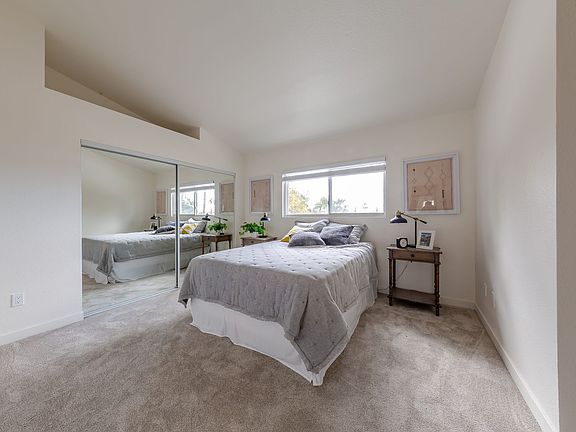 5th image of 938 N Fig St Unit 6