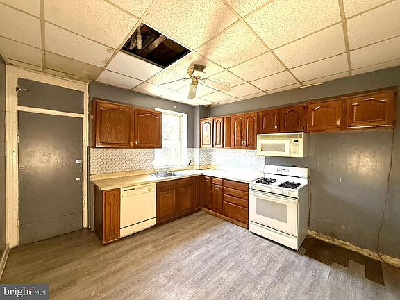 5th image of 114 N Haven St