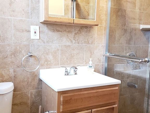 5th image of 3262 48th St APT 1R