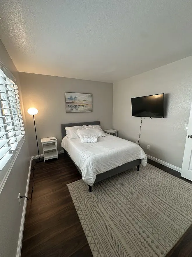 7 bed, 2231 sqft, $1,300 — Photo 4