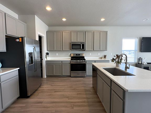 Tons of space to move around the kitchen _ makes cooking a breeze!