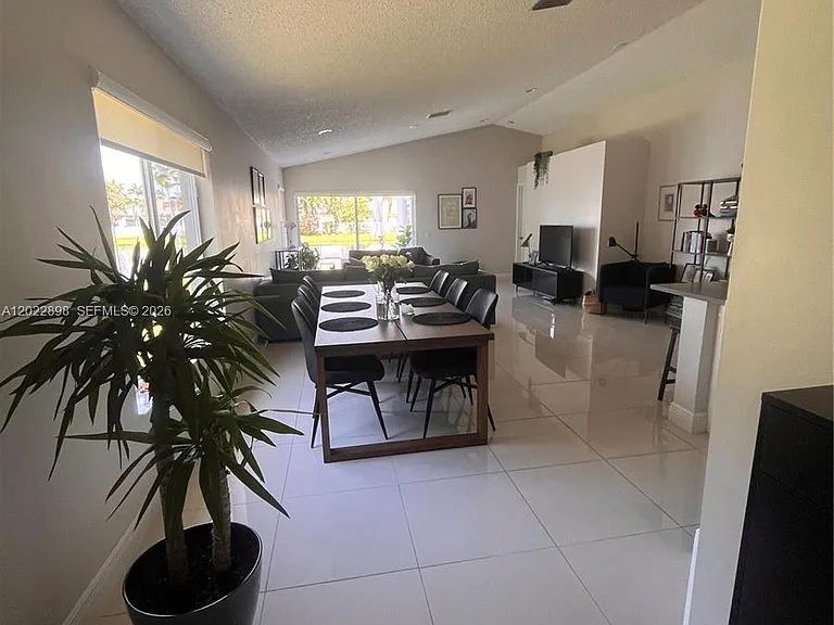 4472 Blossom Ln — Photo 4