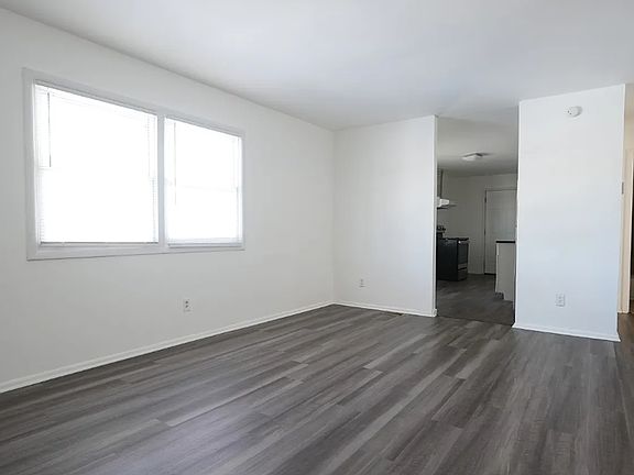 2nd image of 3613 Jonquil St