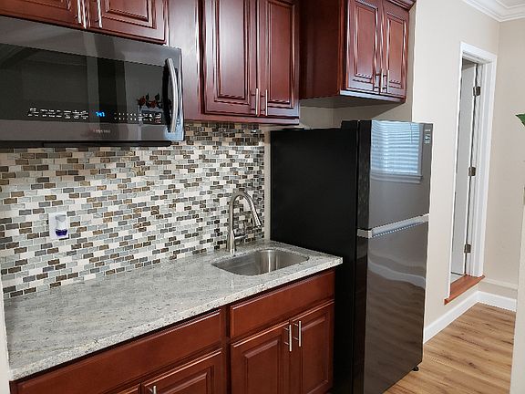 2nd image of 3133 Teddington Dr #1