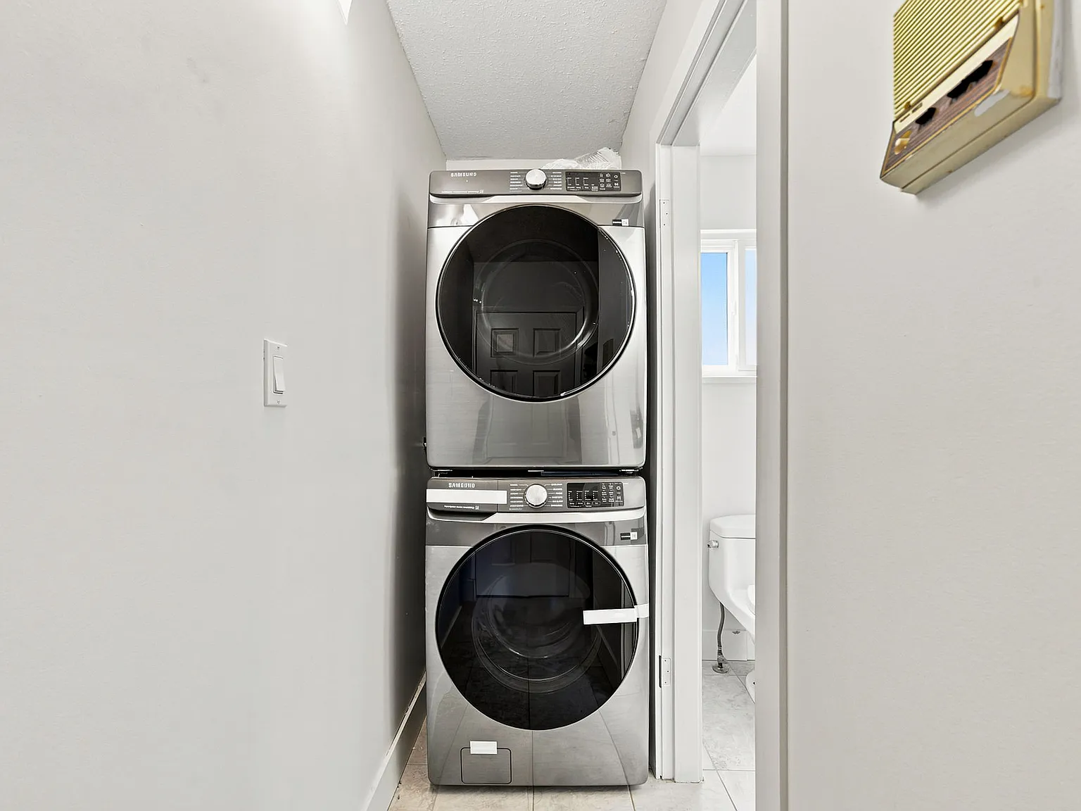 3 bed, 4048 sqft, $6,000 — Photo 3