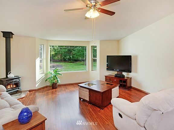 4th image of 10221 NE Kingston View Court