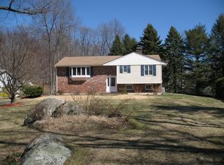222 Logan Ln, Mahopac, NY 10541