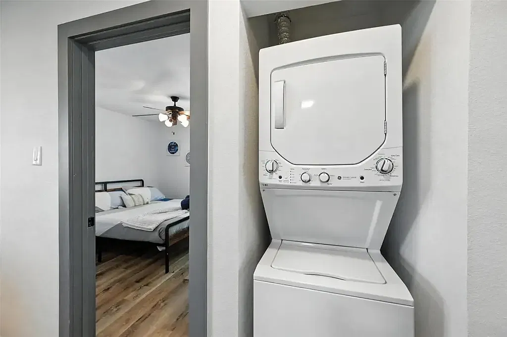 Beautiful Renovated 2-Bedroom Duplex in Arlington, TX — Photo 2