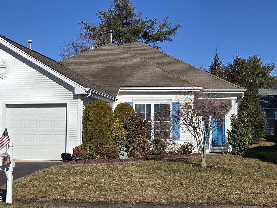 1st image of 33 Greenways Lane