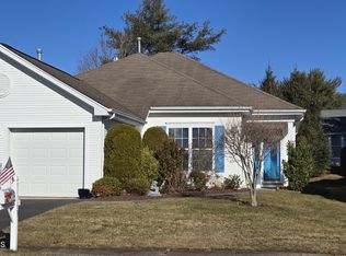 33 Greenways Lane, Lakewood, NJ 08701