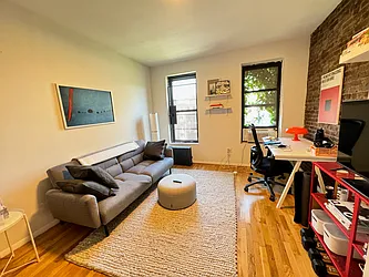 Rented by KNOCKKNOCK LLC