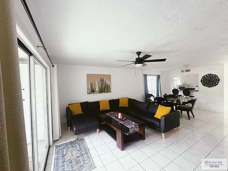 714-3 Continental Dr — Photo 3