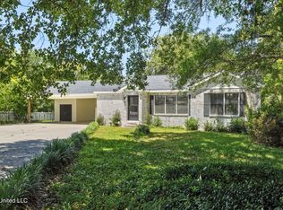 625 Old Spanish Trl, Bay Saint Louis, MS 39520