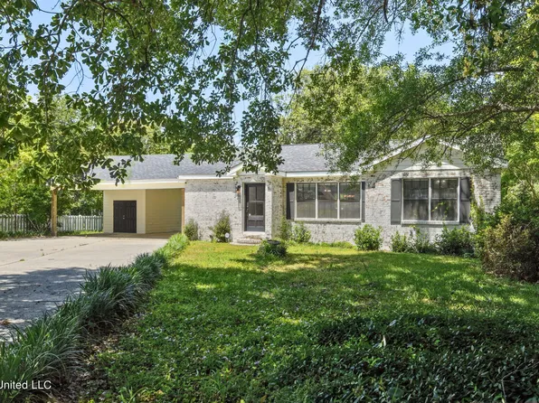 625 Old Spanish Trl, Bay Saint Louis, MS 39520