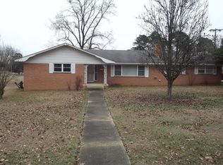 620 N 7th St, Nashville, AR 71852