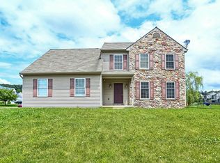 10 Bitternut Rd, Mount Wolf, PA 17347
