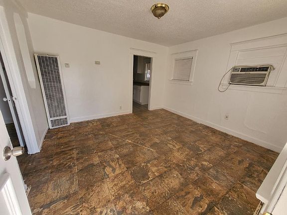 2nd image of 2323 N Mountain View Ave